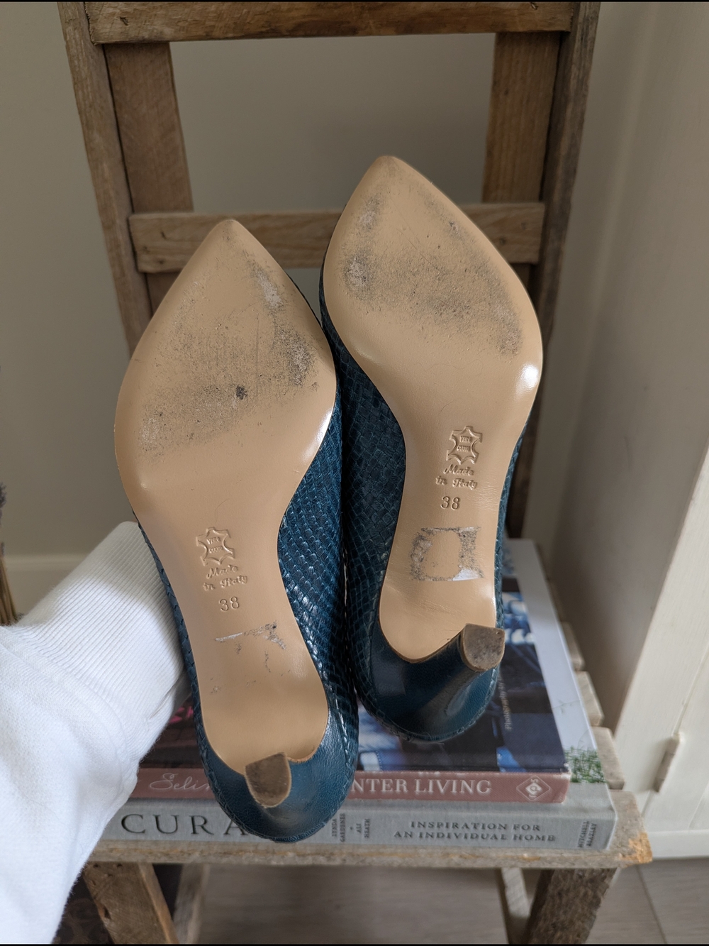 Italian Snake-Embossed Pointed Toe Leather Pumps - Picture 7 of 12